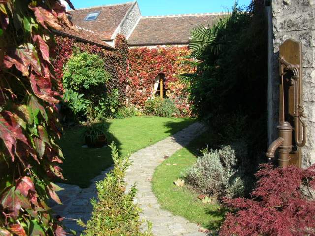 Photo Bed and breakfast La chapelle la reine La grange